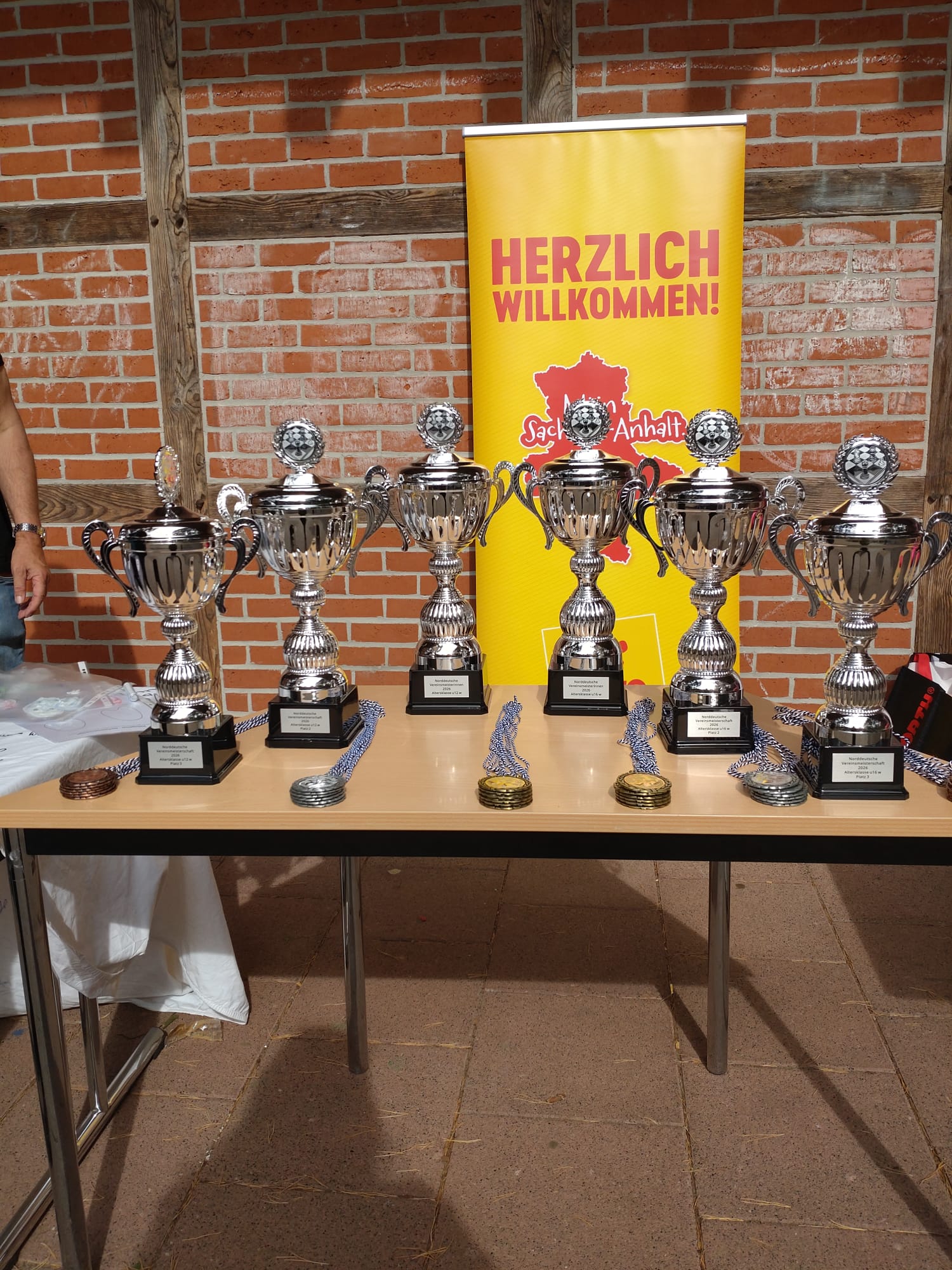 ndvm-maedchen-2026-16-pokale.jpg