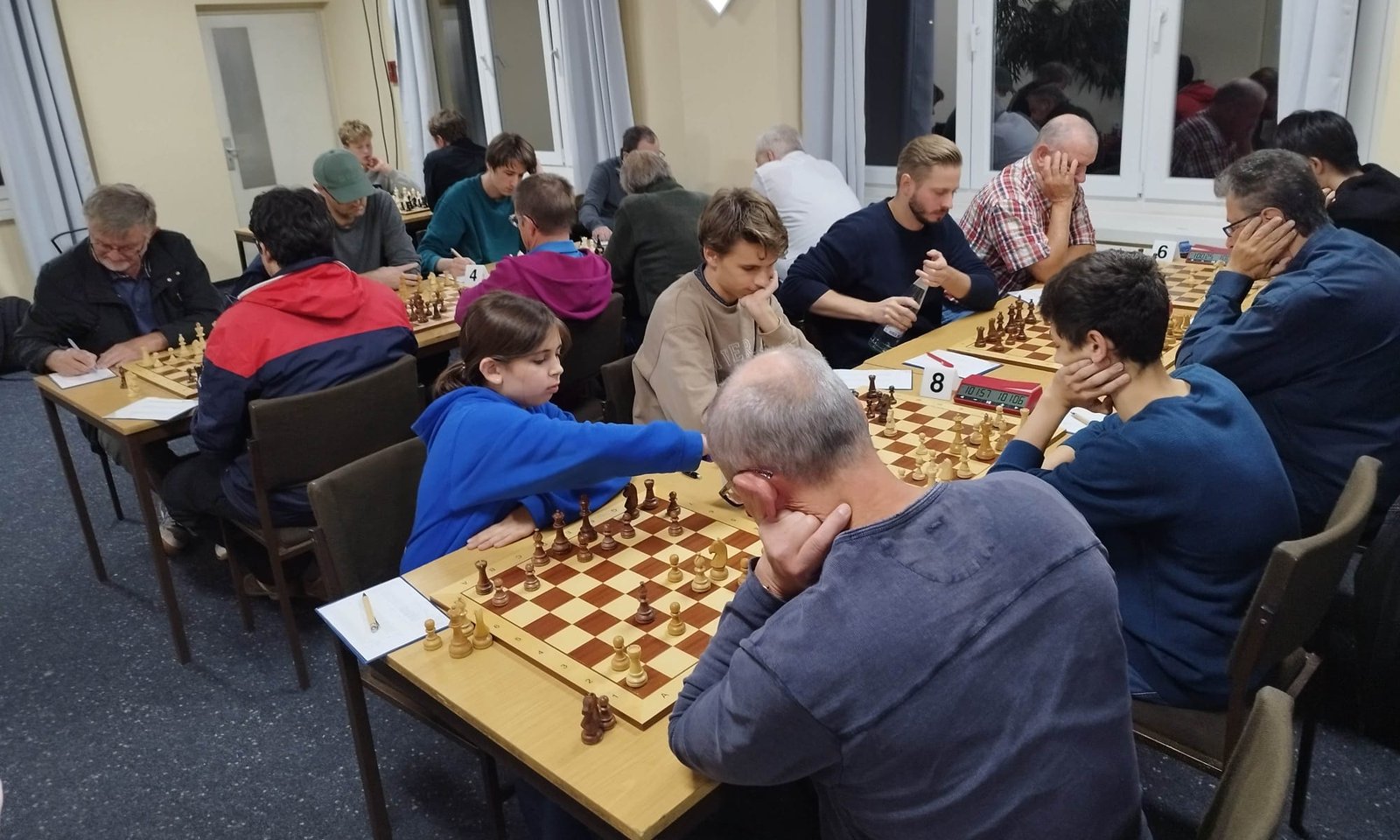 Spielsaal der TSG während einer Runde der Vereinsmeisterschaft